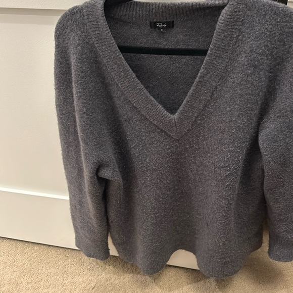 Rails grey v neck sweater - Picture 1 of 1